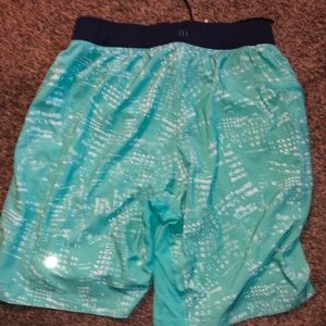 Lululemon size M inseam 9in T.H.E. Shorts